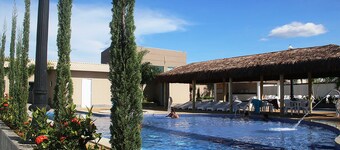 PUNTA CALDAS > CASA C > R$686/CASA/NOITE > ACOMODA ATÉ 10