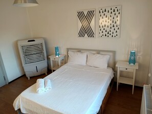 Standard Double Room, Balcony, Garden View | Iron/ironing board, free WiFi - Hostel Bahane (Istanbul)