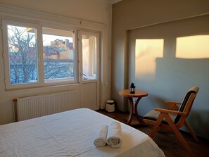 Standard Double Room, Balcony, Garden View | Living area - Hostel Bahane (Istanbul)