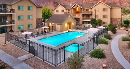2A Relaxing Moab Redcliff Condo Pool & Hot Tub - Pet Friendly!