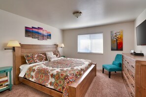 3 soverom, strykejern/-brett, wi-fi og sengetøy