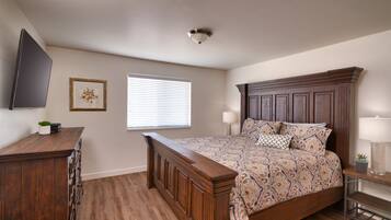 3 bedrooms, iron/ironing board, WiFi, bed sheets