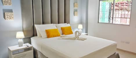 Habitación romántica (Matrimonial) | Wifi gratis y ropa de cama