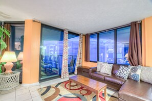Condo, 1 quarto, sacada, vista para o oceano | Área de estar