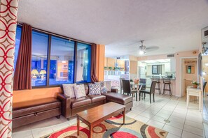 Condo, 1 Bedroom, Balcony, Ocean View | Living area