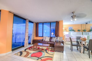 Condo, 1 Bedroom, Balcony, Ocean View | Living area