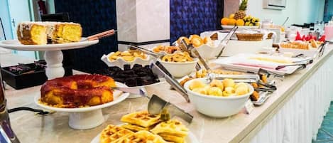 Free daily buffet breakfast