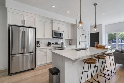 Luxurious Spacious Private House near City Centre