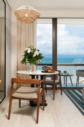 Rom, 1 kingsize-seng, ved havkanten (High Floor) | Utsikt fra rommet