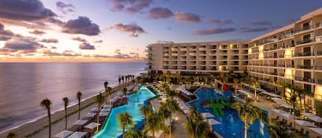 2 outdoor pools, sun loungers