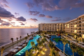 2 outdoor pools, sun loungers - Hilton Cancun, an All-Inclusive Resort (Cancun)