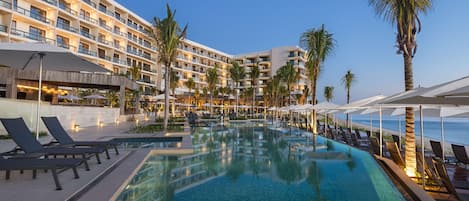 2 outdoor pools, sun loungers