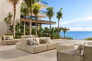 Terrace/patio - Hilton Cancun, an All-Inclusive Resort (Cancun)