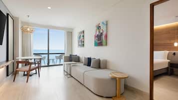 OCEAN FRONT ONE BEDROOM SUITE - KING BED | Hypo-allergenic bedding available, in-room safe, iron/ironing board