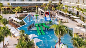 2 piscinas externas, espreguiçadeiras