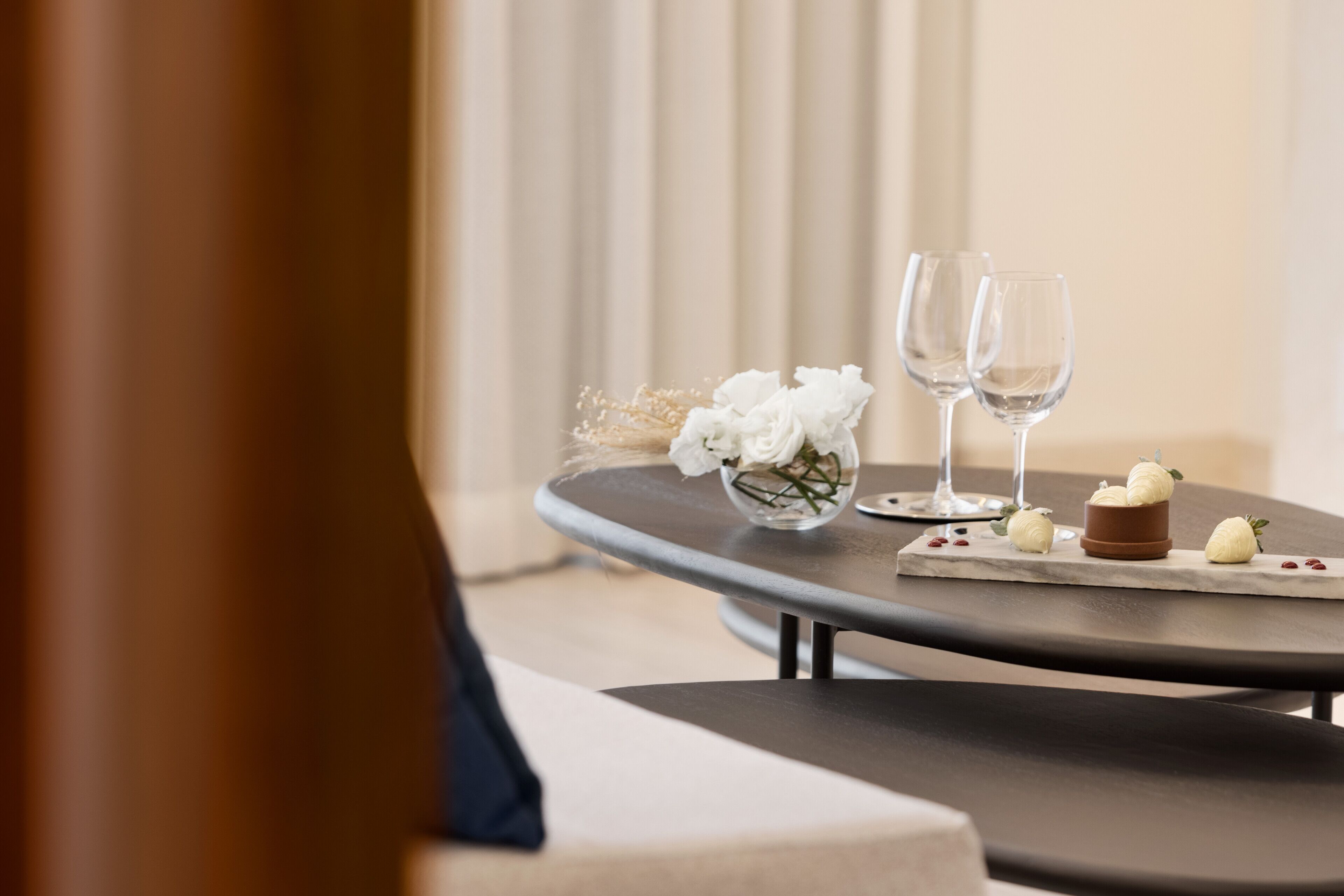 Deluxe suite, 1 kingsize bed, uitzicht op oceaan | Hypoallergeen beddengoed, een kluis op de kamer