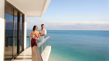 Suite, 1 kingsize bed, uitzicht op oceaan (Parlor) | Hypoallergeen beddengoed, een kluis op de kamer