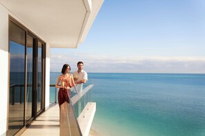 Hypo-allergenic bedding, in-room safe, iron/ironing board - Hilton Cancun, an All-Inclusive Resort (Cancun)