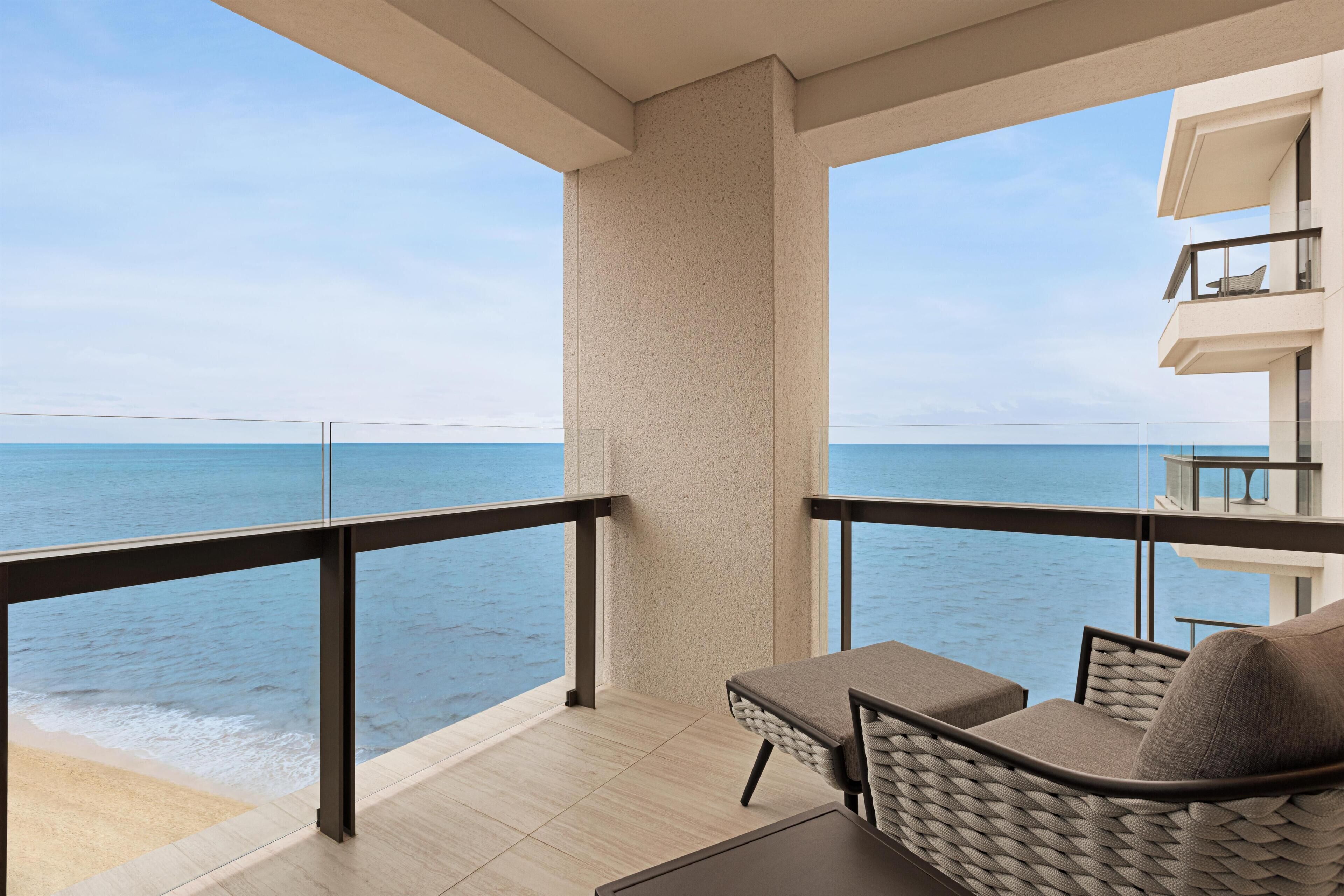DELUXE OCEAN FRONT ONE BEDROOM SUITE-KING BED | View from room