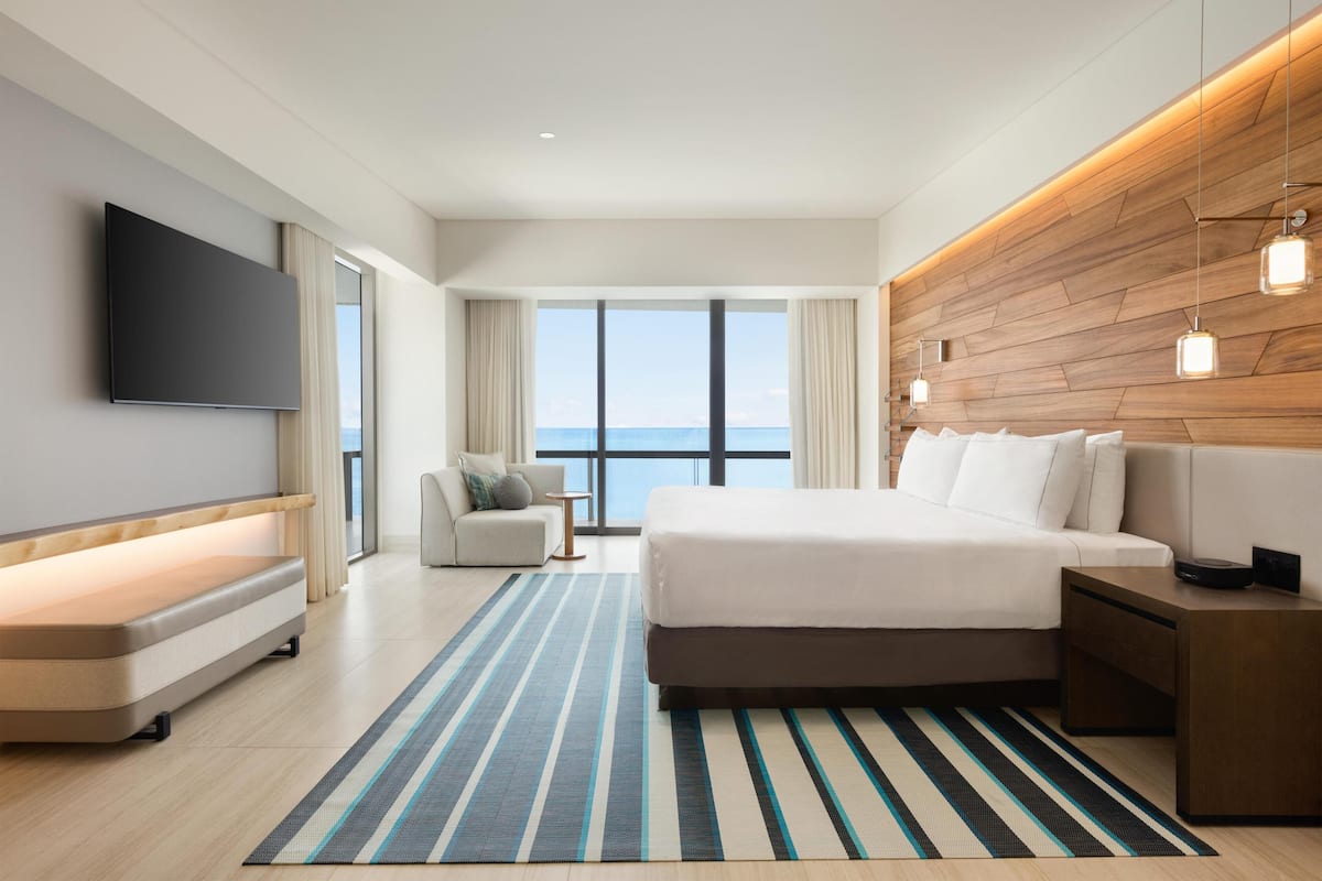 Suite, 1 King-Bett, Meerseite | Allergikerbettwaren, Zimmersafe, Bügeleisen/Bügelbrett