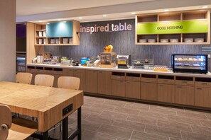 Free daily buffet breakfast - Home2 Suites by Hilton Ft. Lauderdale Downtown, FL (Fort Lauderdale)