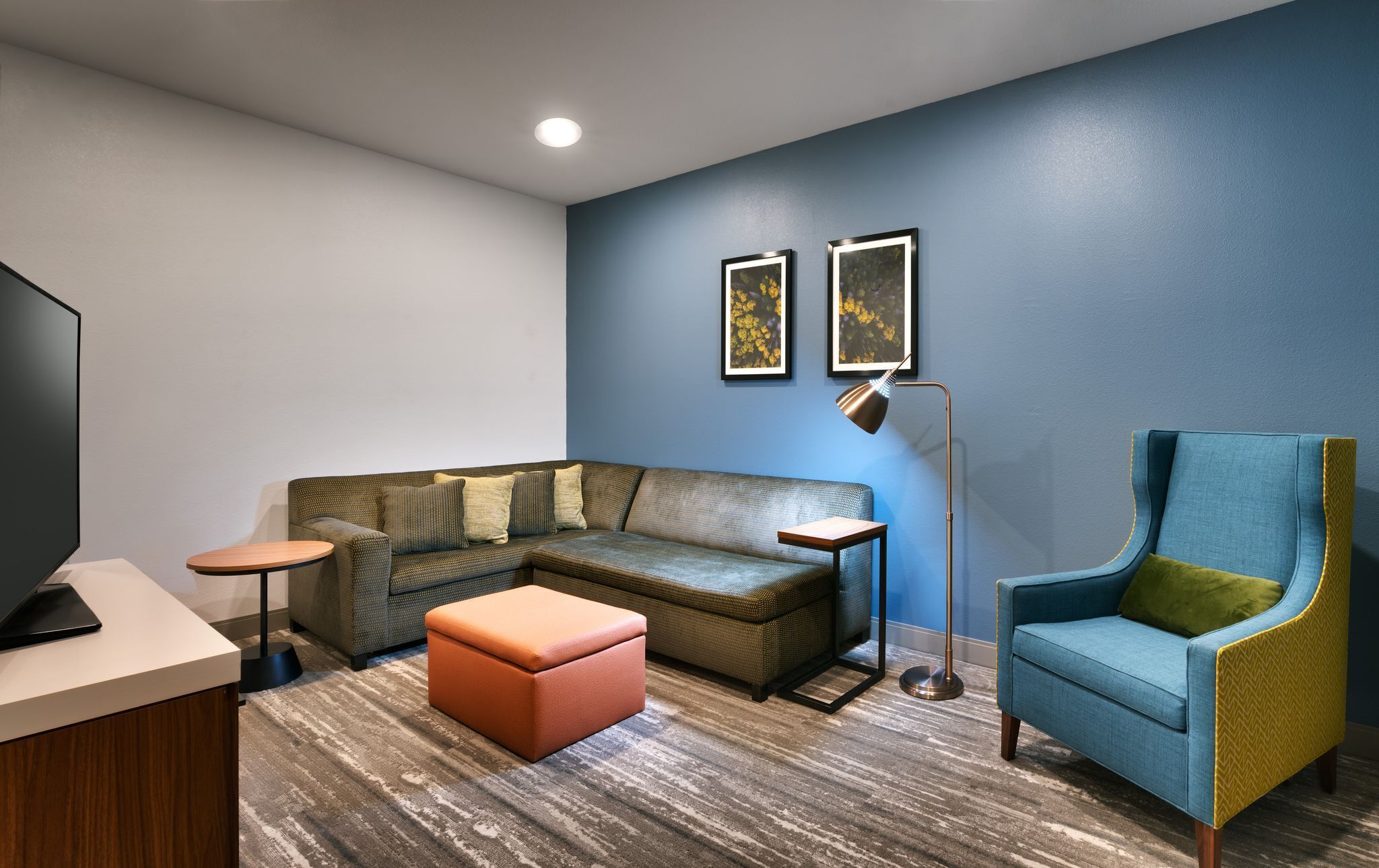 suite, 1 bedroom | desk, blackout curtains, iron/ironing board, free wifi