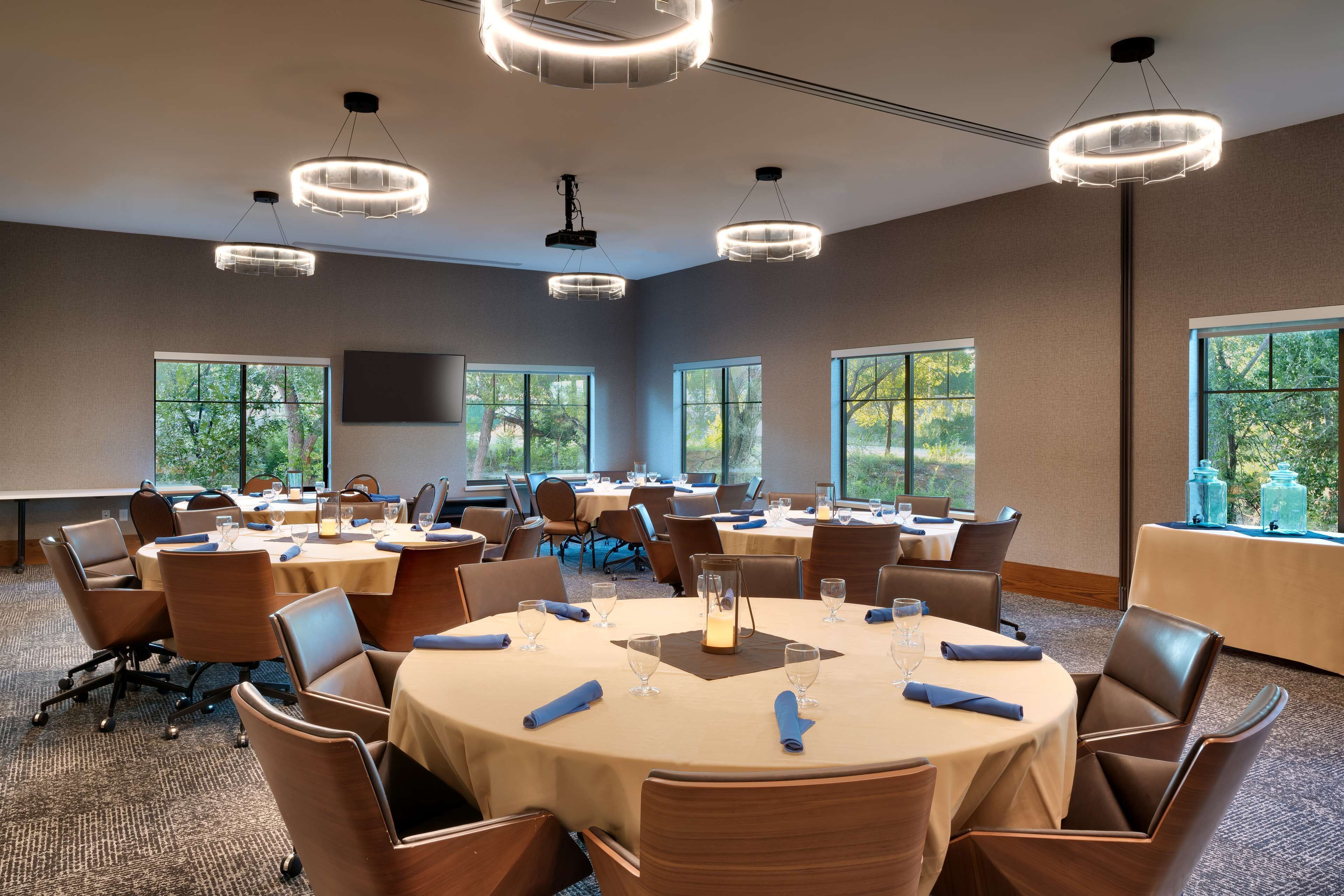 Meeting facility
