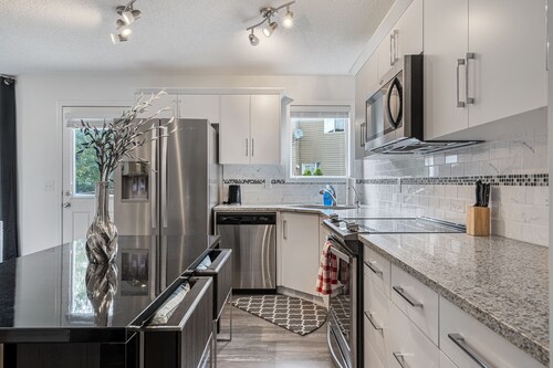 Modern House with Private Backyard and Fireplace