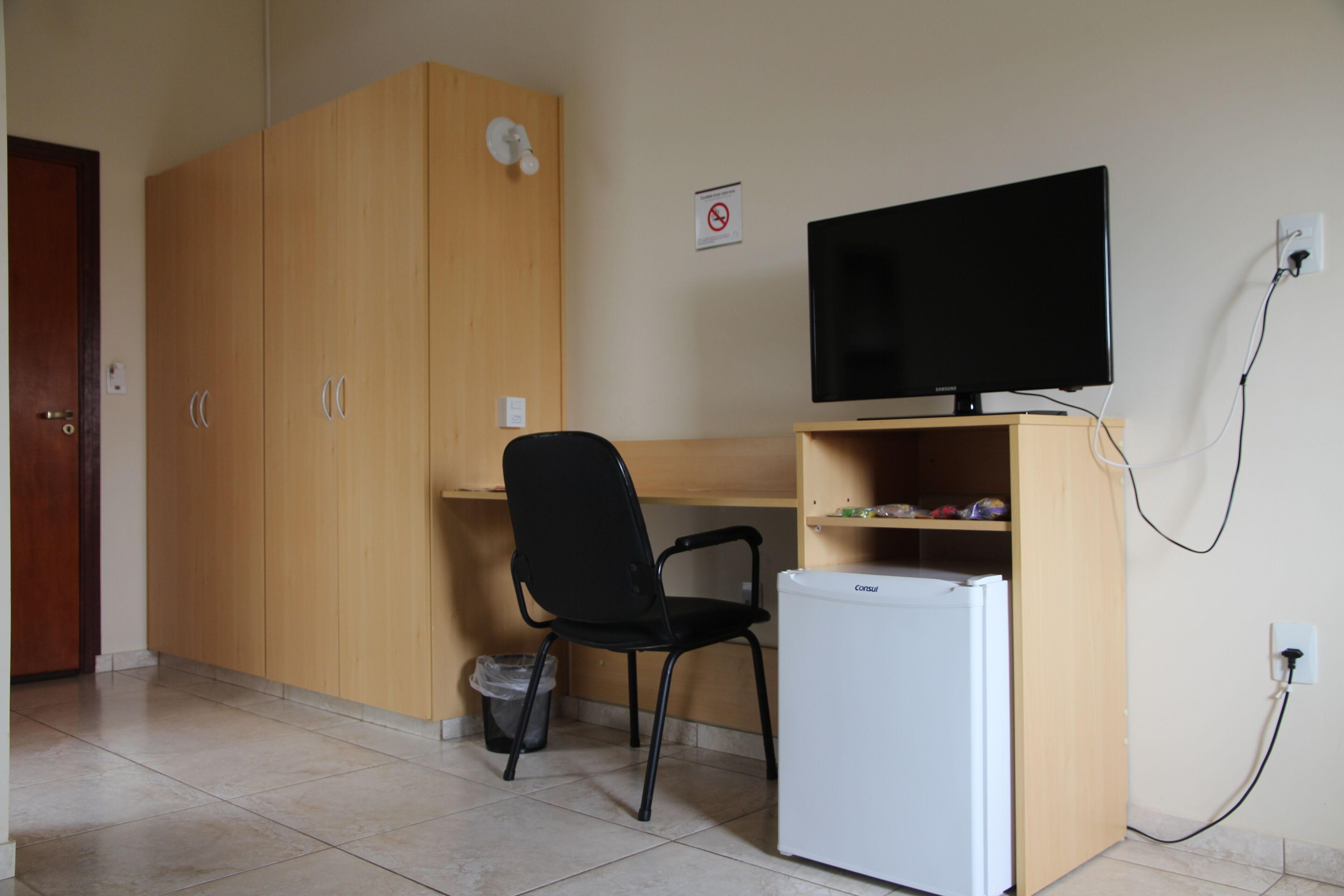 luxury double or twin room | hypo-allergenic bedding, desk, laptop workspace, free wifi