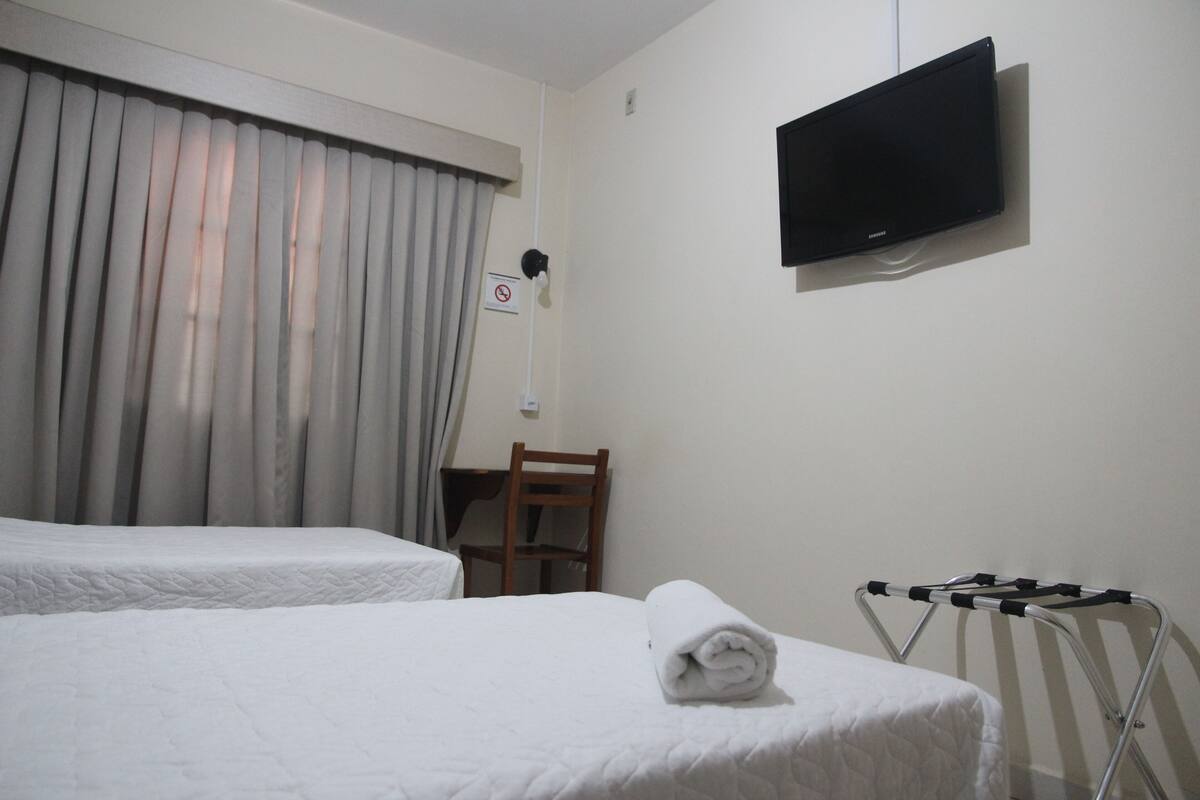 Deluxe Double or Twin Room | Hypo-allergenic bedding available, desk, laptop workspace, WiFi (free)