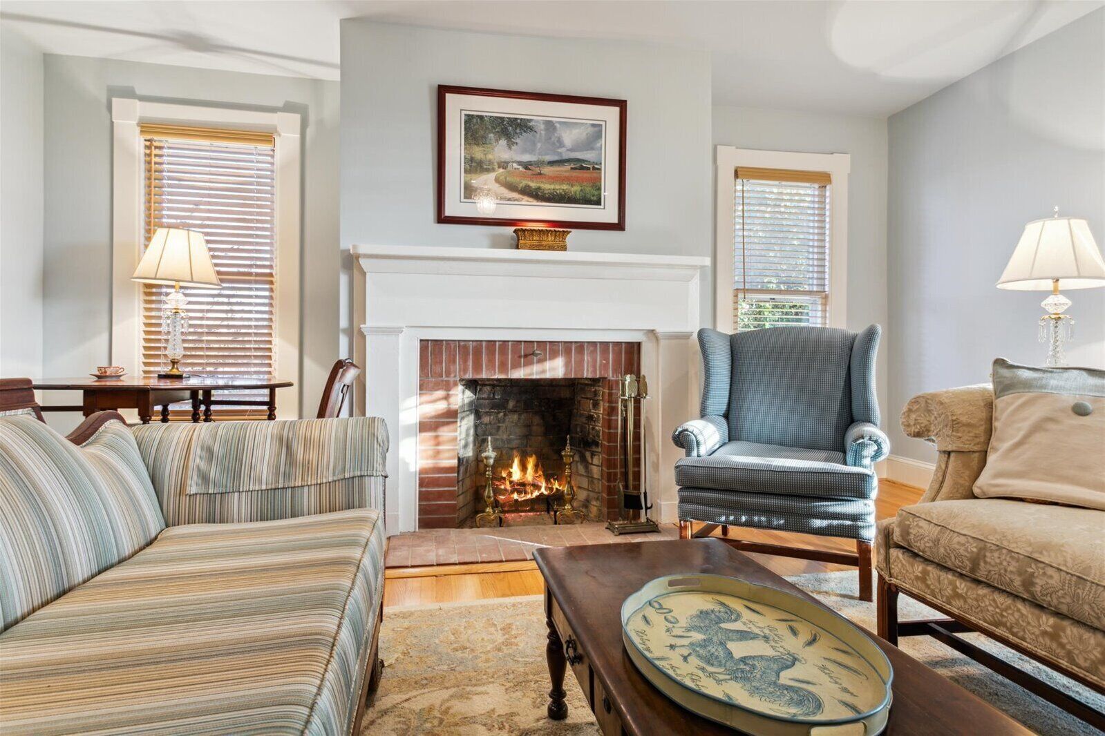 Smart-TV, DVD-spiller og bøker