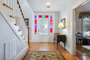 Interior - Freshly renovated c1900 Farmhouse in Plainview surrounded by crop fields (Shacklefords)