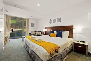 3 chambres, fer et planche à repasser, Wi-Fi, draps fournis