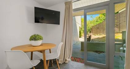 The Alps Studio - Cosy one bed right in the centre of Queenstown