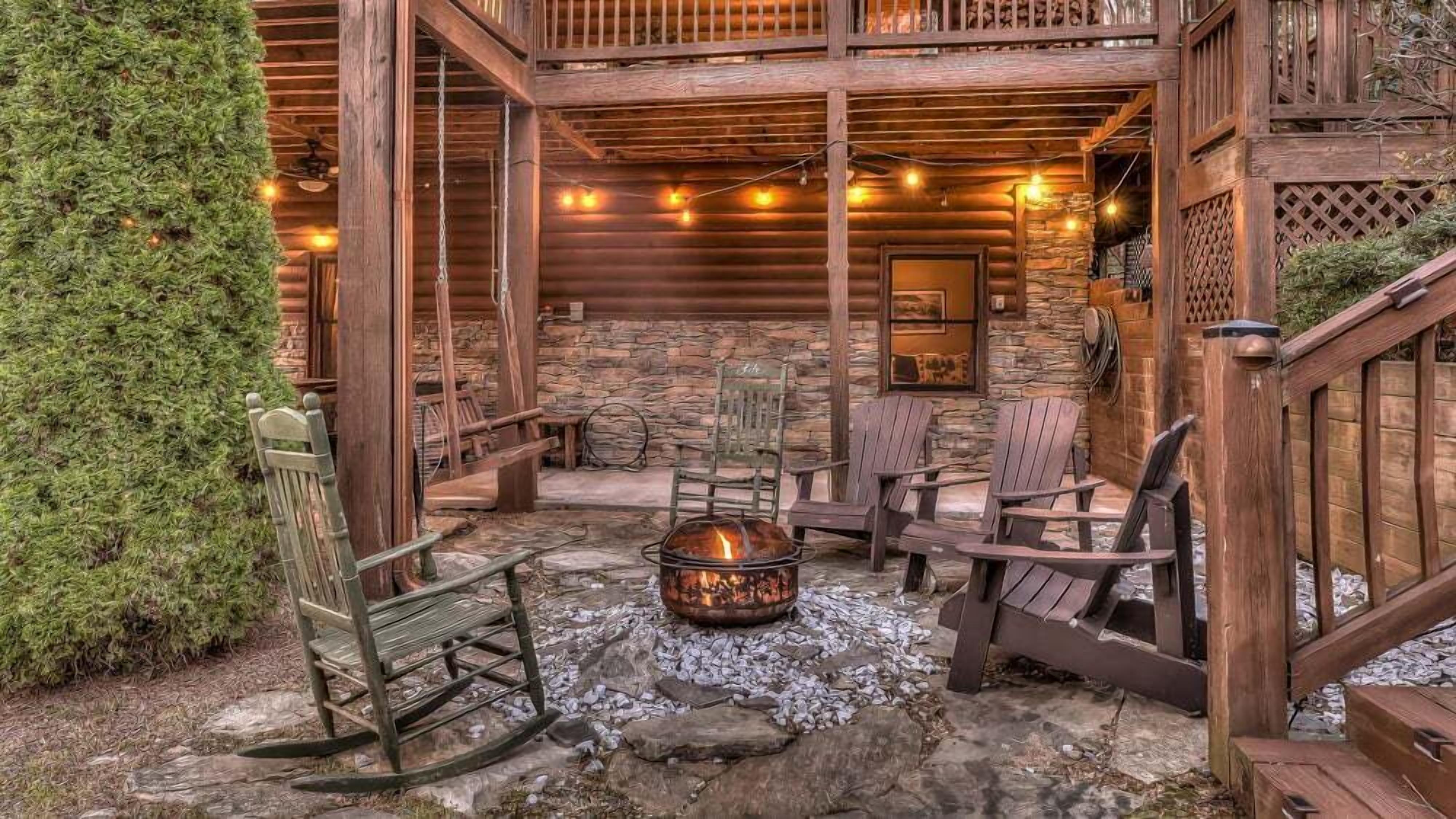 Wolf Mountain Hideaway- Pet Friendly | Spacious Outdoor Area | Hot