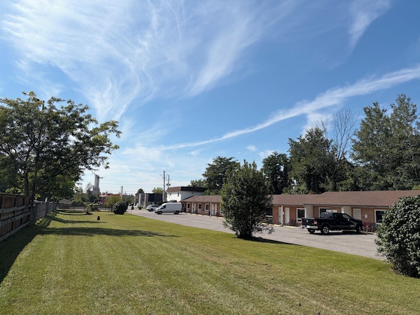 Studio 1 Motel - Cobourg