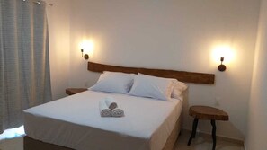 Pillowtop beds, free minibar, blackout drapes, free WiFi - Pousada Casa Ybacá (Barra de Santo Antonio)