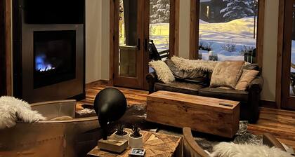 Lupine Mountain Modern, 4 Bed, 4.5 Bath, Chef Kitchen, Rooftop Hot Tub