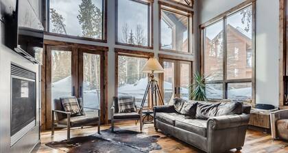 Lupine Mountain Modern, 4 Bed, 4.5 Bath, Chef Kitchen, Rooftop Hot Tub