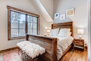 4 habitaciones, escritorio, cuna de viaje y wifi gratis