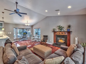 TV, fireplace