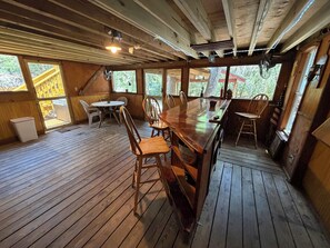 Dining - Waterfront Retreat with fenced yard, porch + bar, canal views, NEW DOCK (Homosassa)
