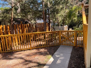 المنطقة المحيطة بالمنشأة