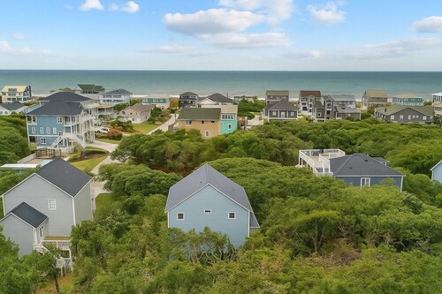 Captain’s Quarters - Private Beach Access!