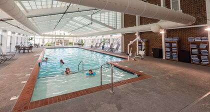 Bluegreen Patrick Henry Square™ - 1 Bedroom 2 Bath w/Study