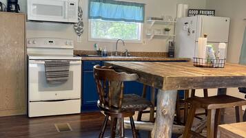 Fridge, microwave, oven, coffee/tea maker