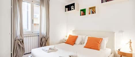 2 bedrooms, iron/ironing board, WiFi