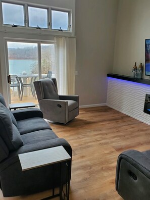 Smart TV, chimenea y videojuegos 