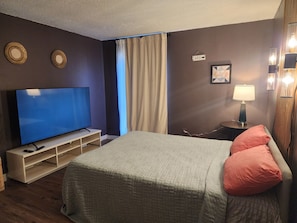 1 bedroom, desk, free WiFi, bed sheets - Entire Apartment with smart lock. Flex entry (Memphis)