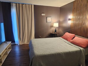 1 chambre, bureau, accĂšs au Wi-Fi (inclus), literie fournie